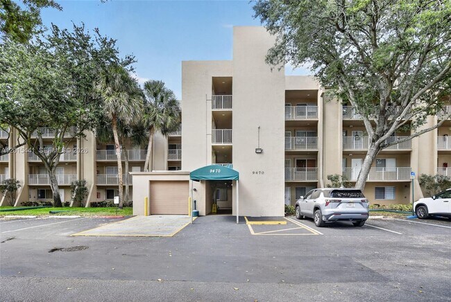 Building Photo - 9470 Tangerine Pl