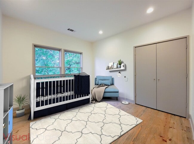 Building Photo - 917 Herkimer St