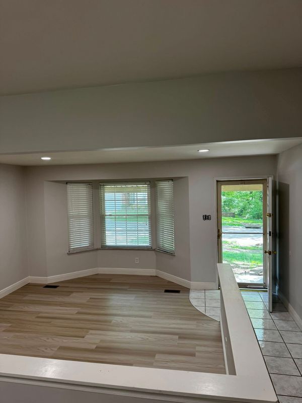 Building Photo - 5655 Dantonaire Pl