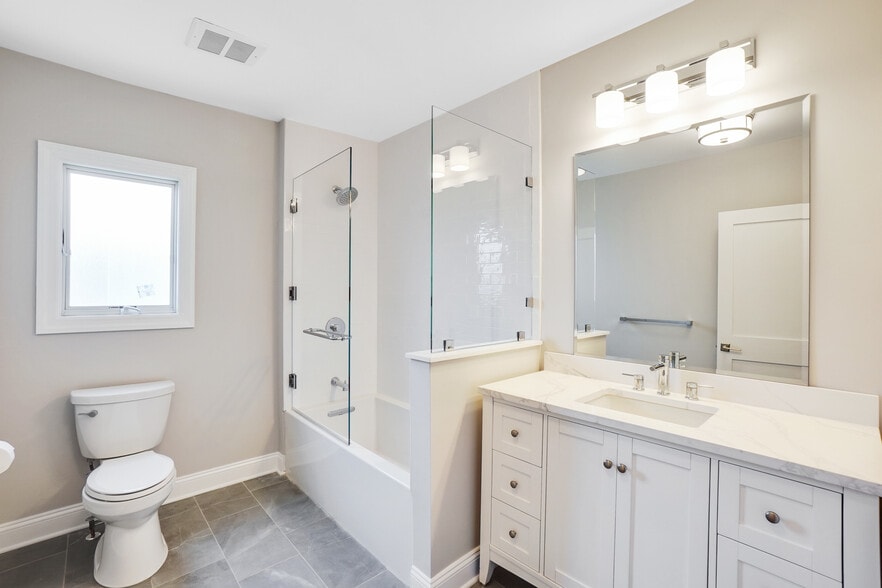 Building Photo - 77 Mill St