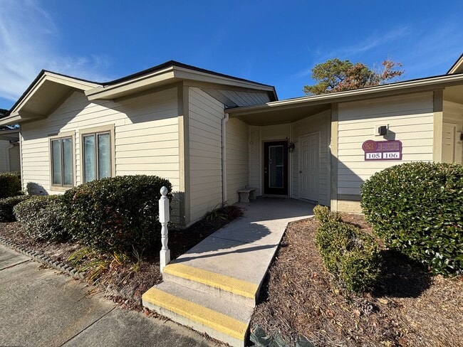 Primary Photo - 2 Bed 2 Bath Townhouse