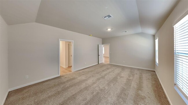Building Photo - 2901 Firefly Dr