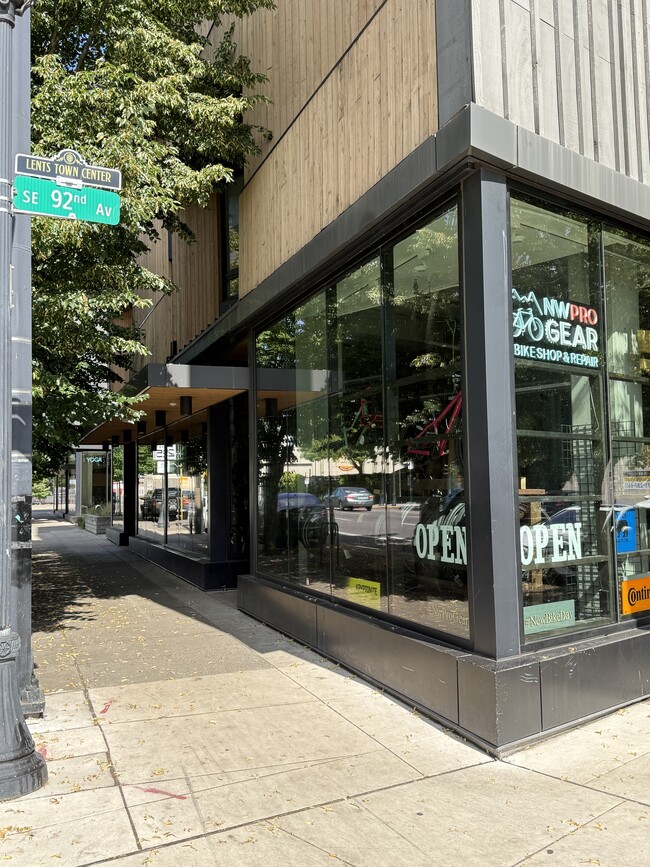 Building Photo - 5623 SE 84th Ave