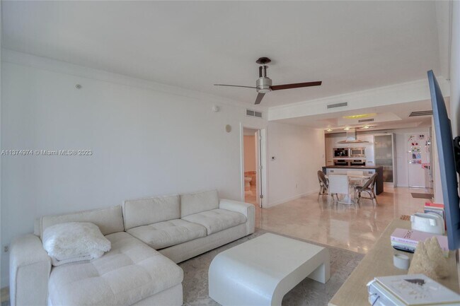Building Photo - 18201 Collins Ave