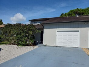Building Photo - Nice 2 bed/ 2 bath/ 1 car garage near SRQ Airport - Ringling Museum Area
