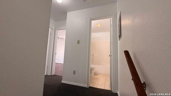 Building Photo - 2203 Creekside Ln