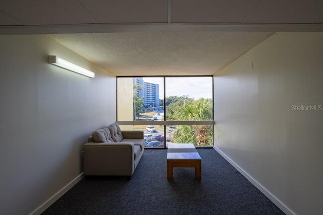 Building Photo - 701 S Madison Ave