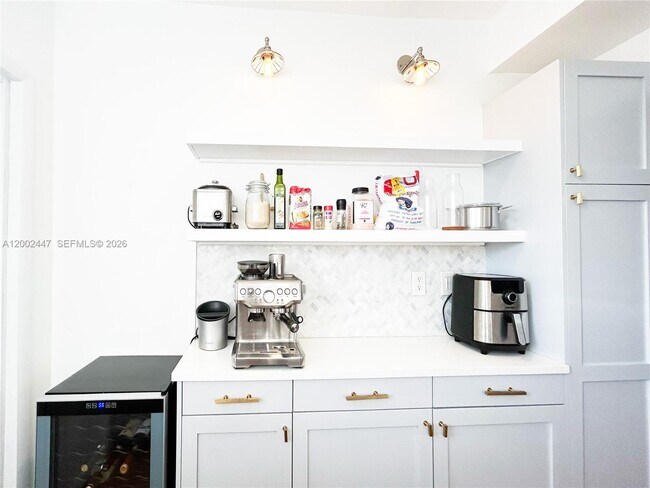 Building Photo - 1255 Marseille Dr