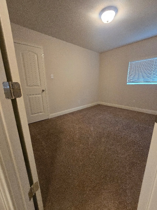 Building Photo - 10464 Dakota River