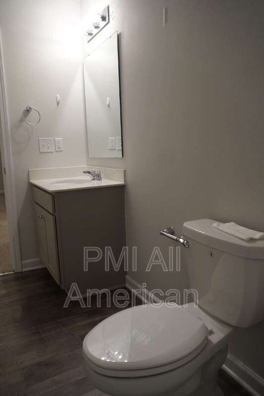 Building Photo - 289 Greenbay St