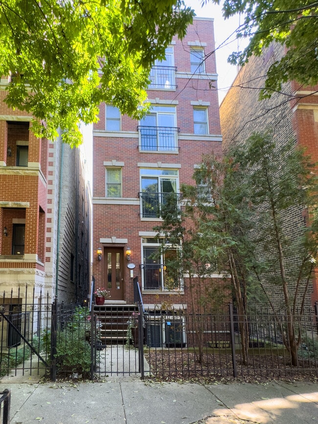 Primary Photo - 1509 N Hudson Ave
