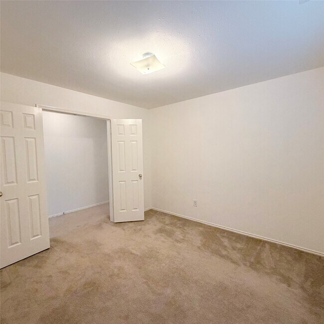 Building Photo - 15627 Haleys Landing Ln