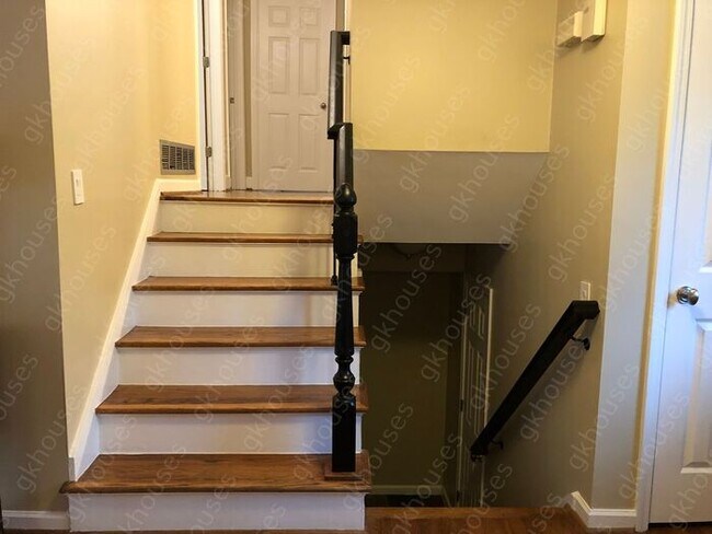 Building Photo - 2570 Northside Dr NW