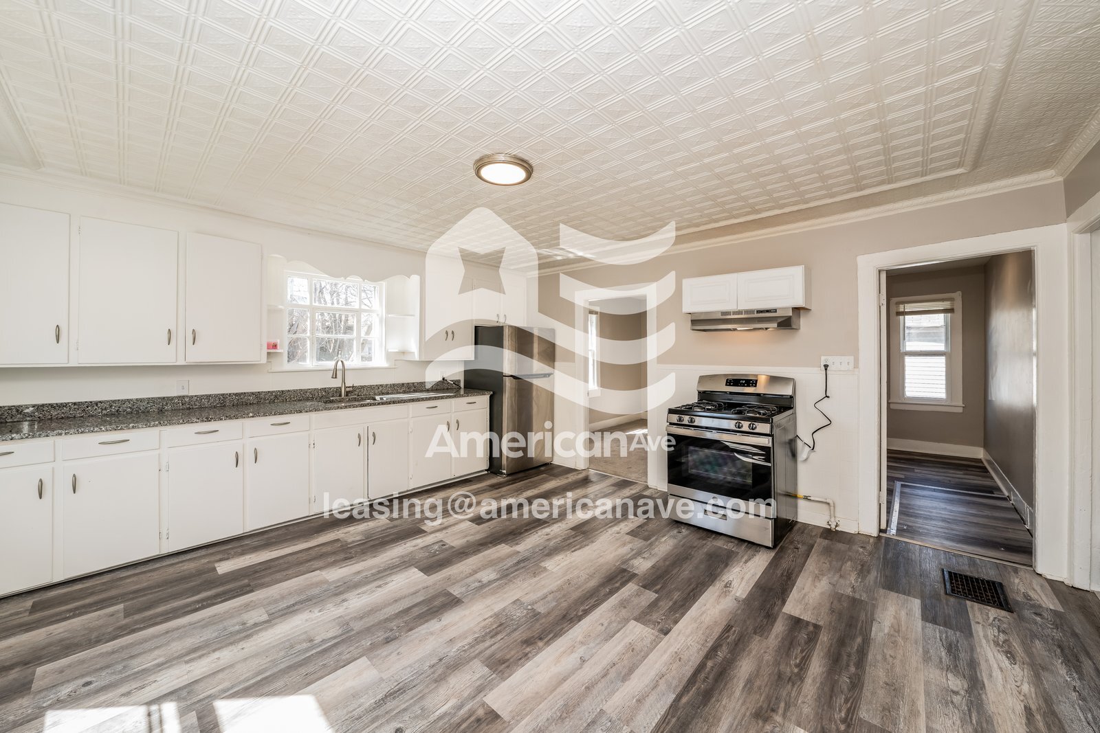 Building Photo - 709 W Broad St