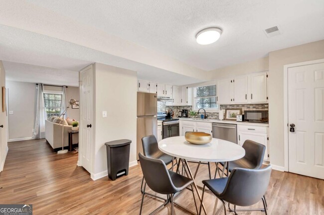 Building Photo - 4521 Coopers Creek Cir SE