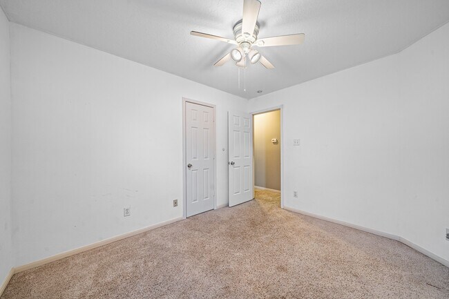 Building Photo - 6434 Bosley Ln