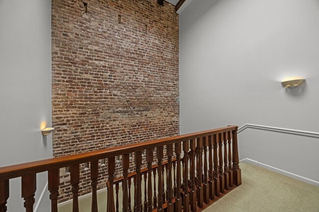 Building Photo - Available now. Awesome 1 BR/1.5 BA Apartme...