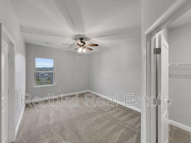 Building Photo - 1005 Lonergan Cir