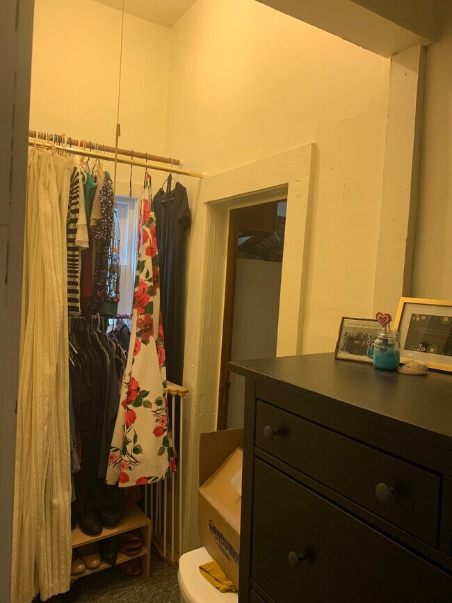 Building Photo - 446 Summit Ave