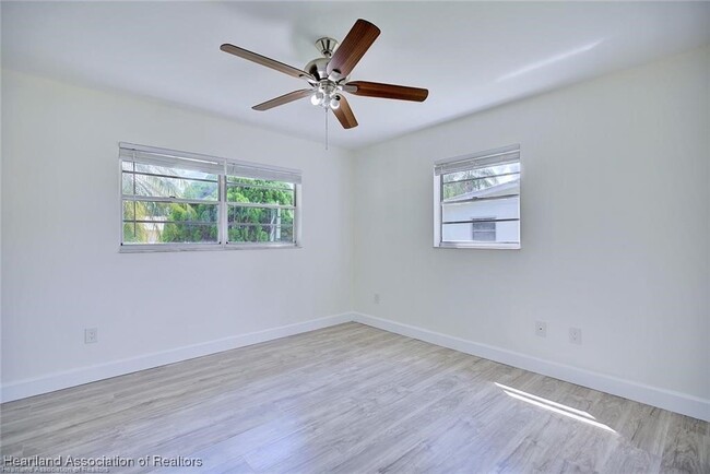 Building Photo - 4621 Starfish Ave