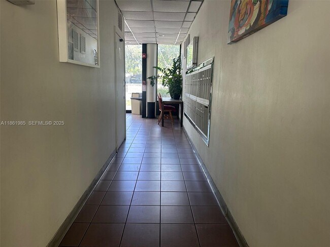 Building Photo - 1801 NE 140th St