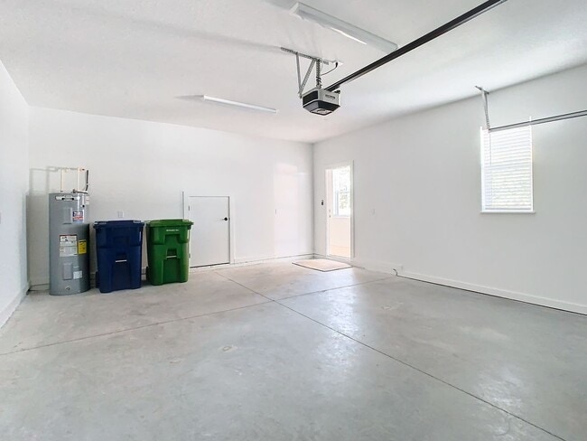 Building Photo - Brand New Constructed Townhouse in South T...