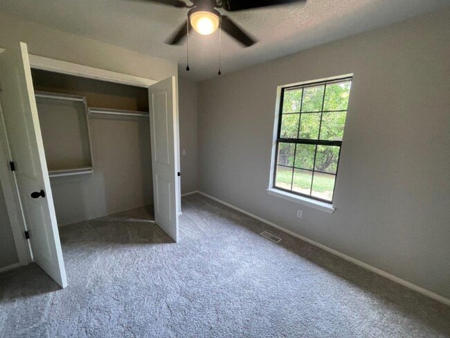 Building Photo - Move in Specials Available with occupancy ...