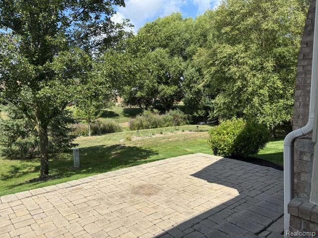 Building Photo - 49777 Hidden Valley Dr