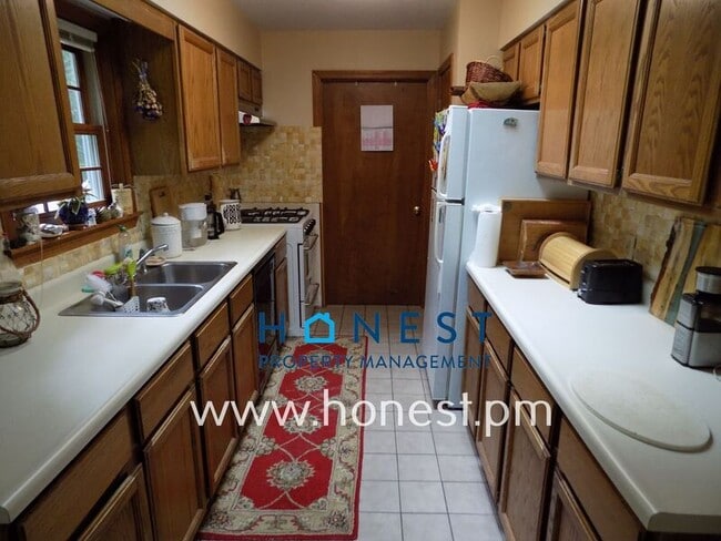 Building Photo - 43 Sunset Dr