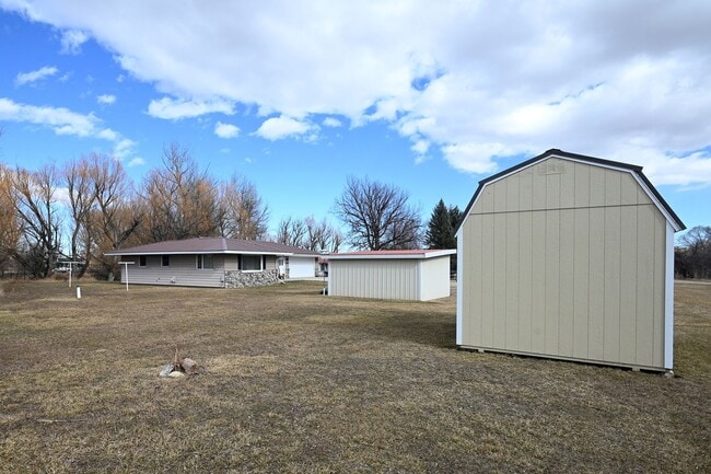 Building Photo - 272 WY-335