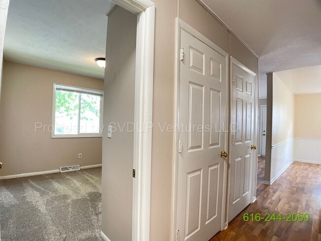 Building Photo - 3 Bedroom 1 Bathroom By Huff Park!!