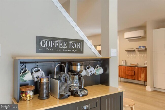 Building Photo - 1365 Roundtop Rd