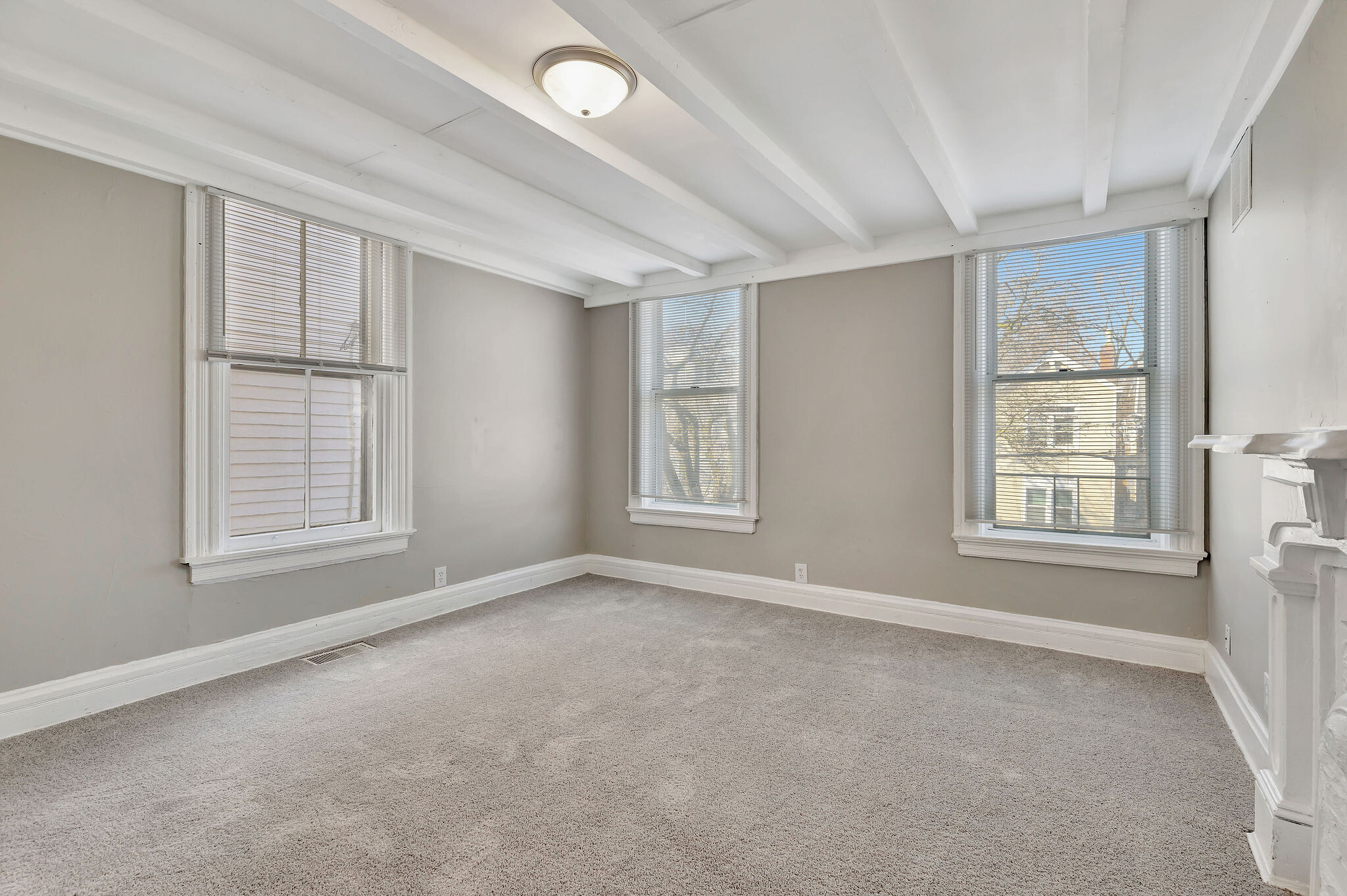 Building Photo - 1410 Russell St