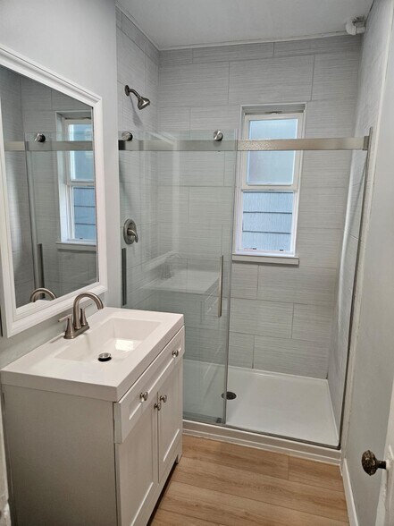 Primary Photo - 452 W Doty St