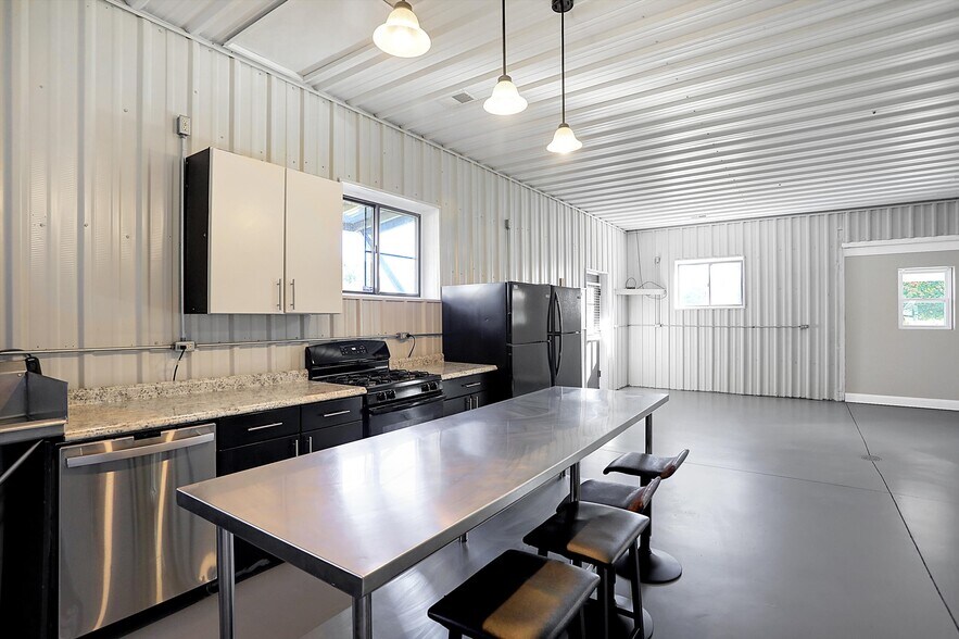 Building Photo - 940 W 1090 N