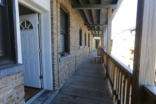 Building Photo - 4329 N Wolcott Ave