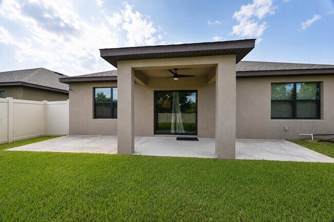Building Photo - 927 Remington Green Dr SE