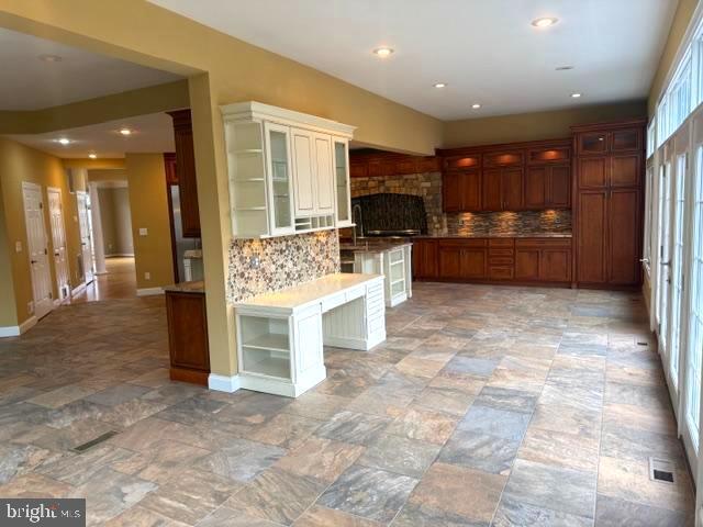 Building Photo - 2054 Madrillon Rd