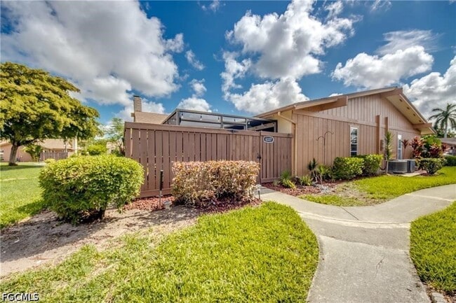 Building Photo - 6337 Royal Woods Dr