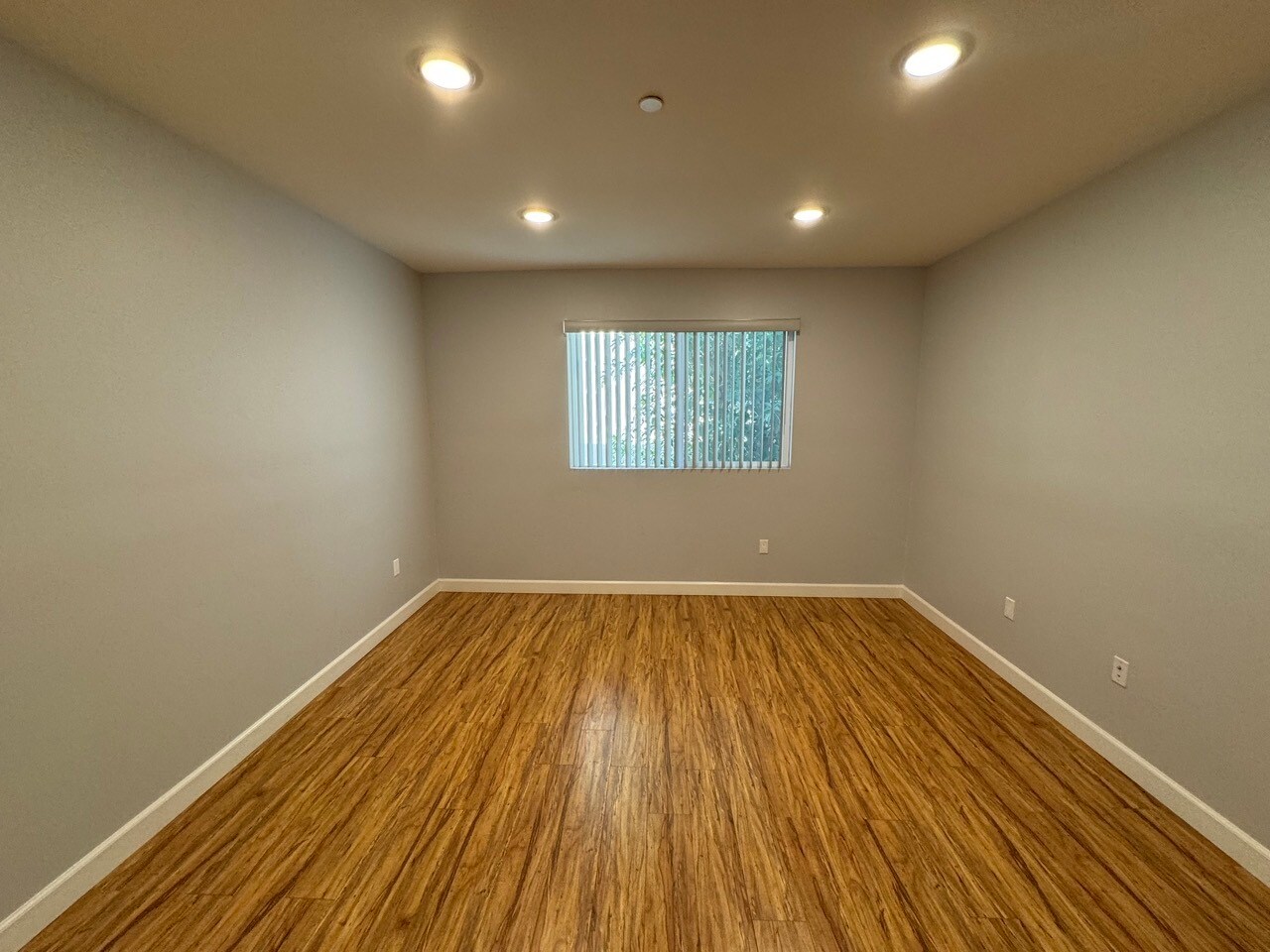 Building Photo - 6718 Sylmar Ave