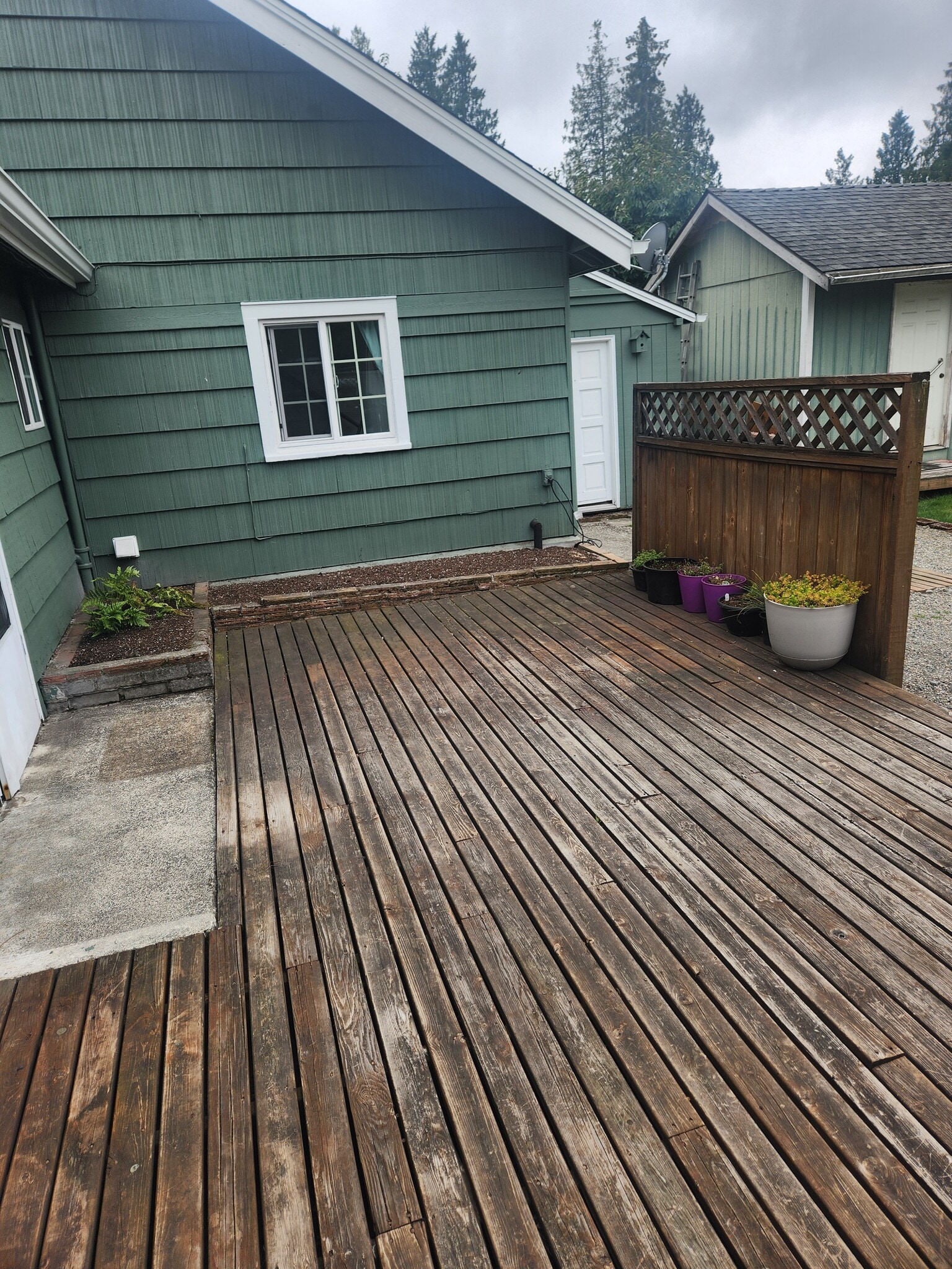 Building Photo - 15732 E Shore Dr