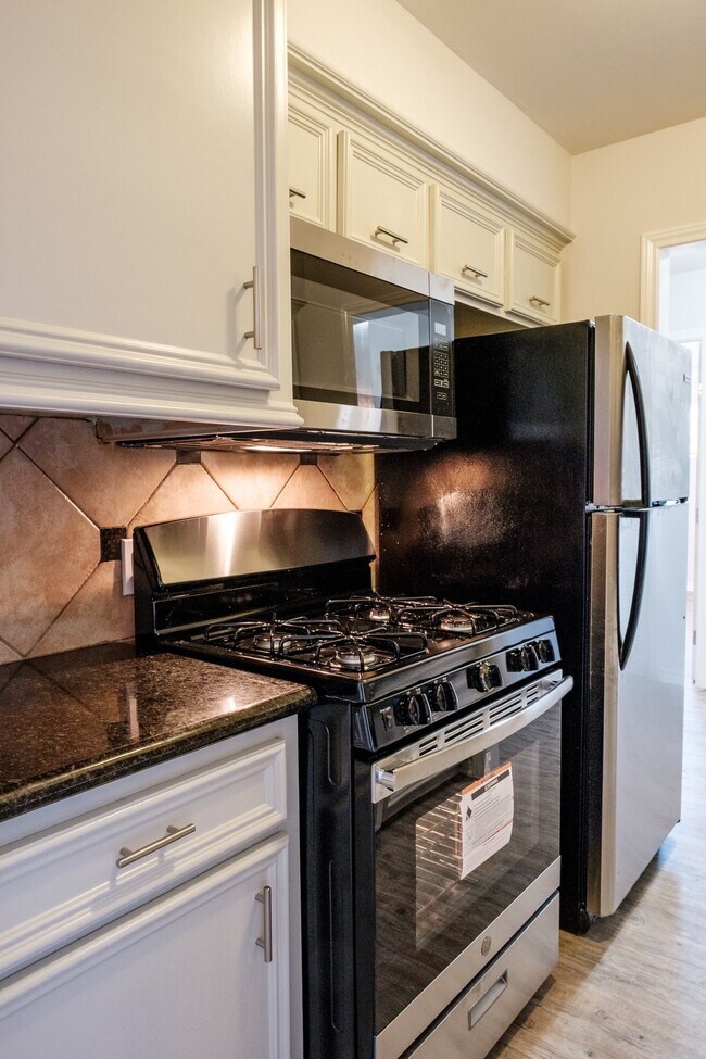 Building Photo - 2801 Carrolton St