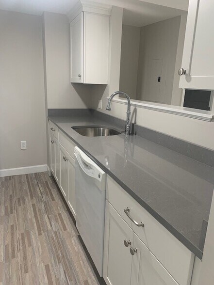 Building Photo - 90 South St