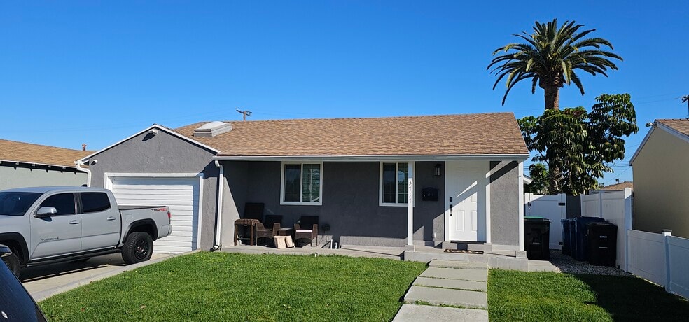 Building Photo - 3717 W 116th St