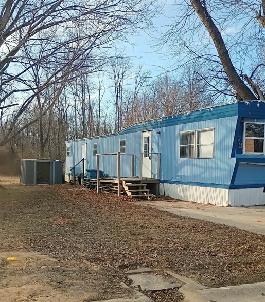 Building Photo - 73 Deerwood Park