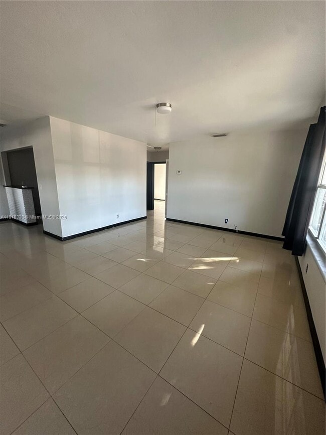 Building Photo - 2421 N 57th Terrace