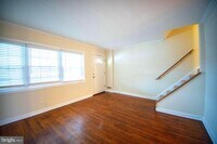 Building Photo - 7471 Rabon Ave