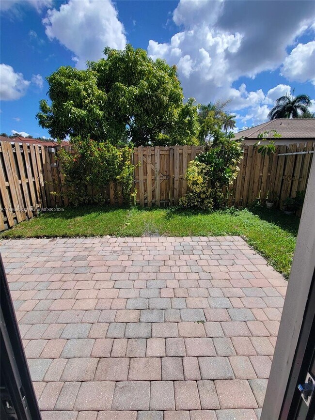 Building Photo - 4219 SW 164th Ct