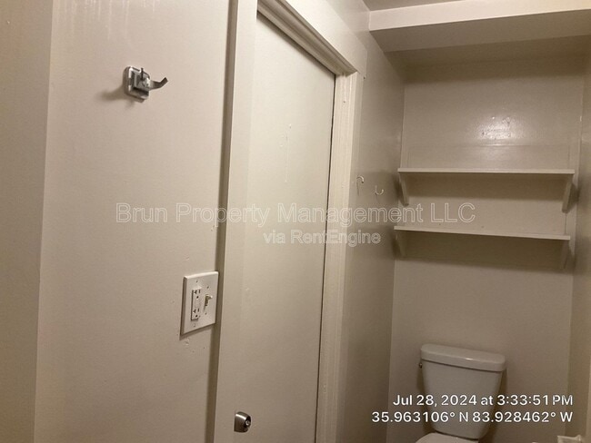 Building Photo - 203 Twelfth St