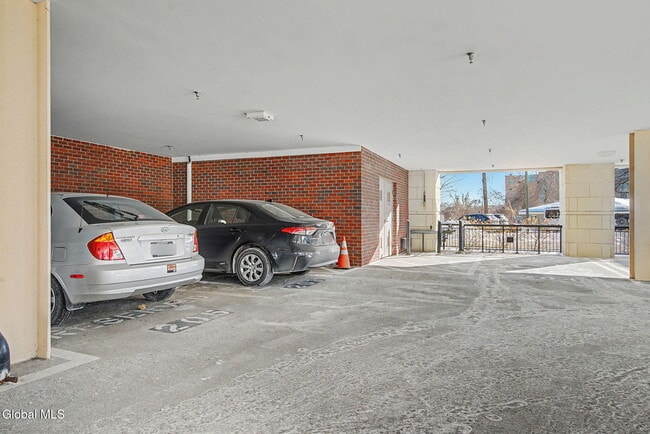 Building Photo - 87 Railroad Pl